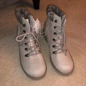 MOSSIMO | White Snow Boots